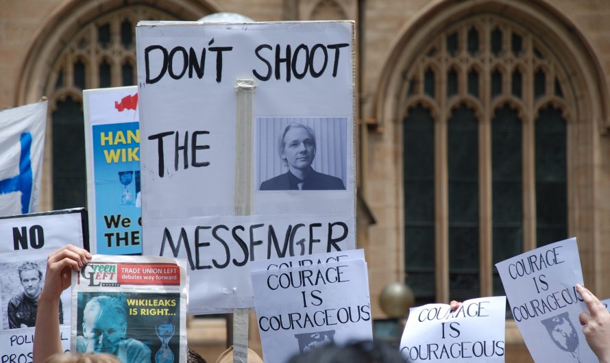Free Assange