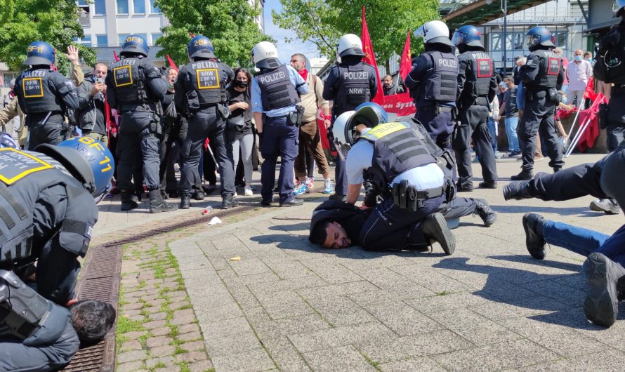 Die Polizei Wuppertal verliert vor Gericht! – Auflösung der Engels Demo rechtswidrig