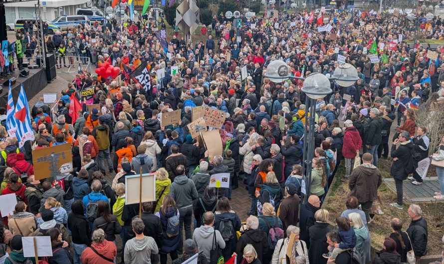Grundrechte-Report: wachsende staatliche Einschränkung von Meinungs- und Versammlungsfreiheit